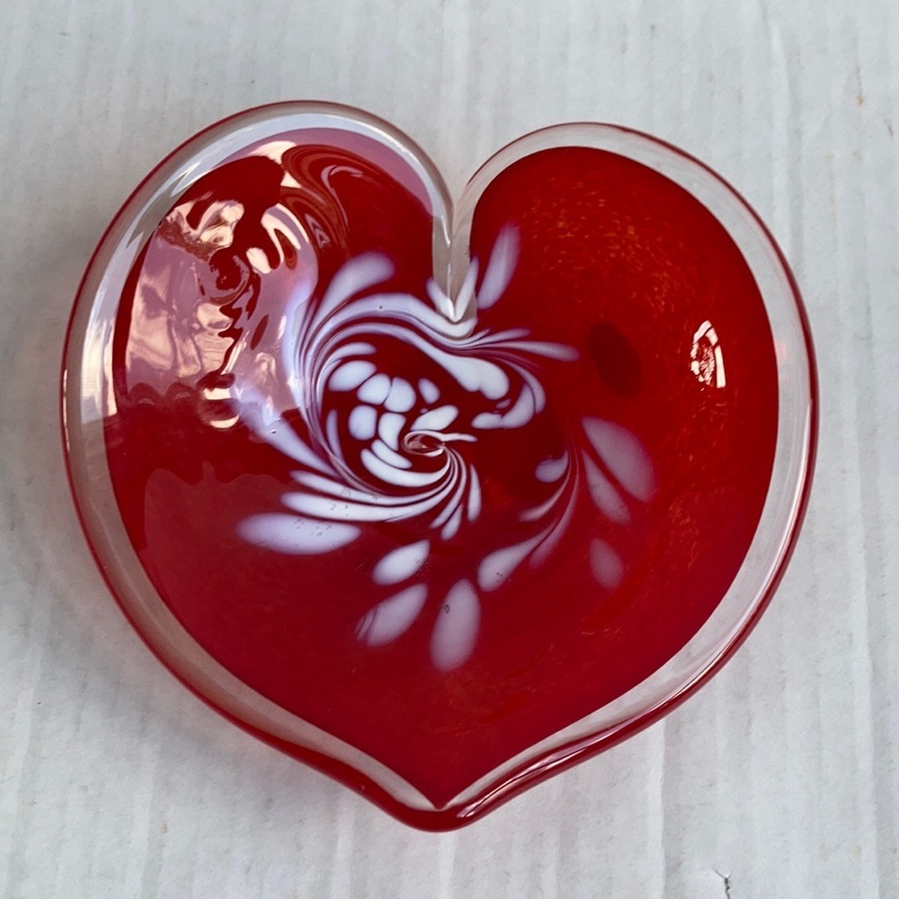Glass Eye USA red heart shaped art glass candy dish Valentine's Day